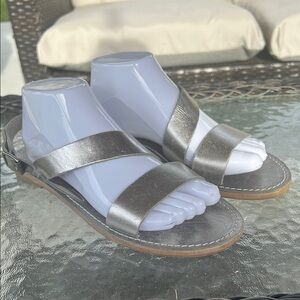 Madewell Metallic Silver Leather Sandals Size 10 Buckle Strap  Casual Comfort